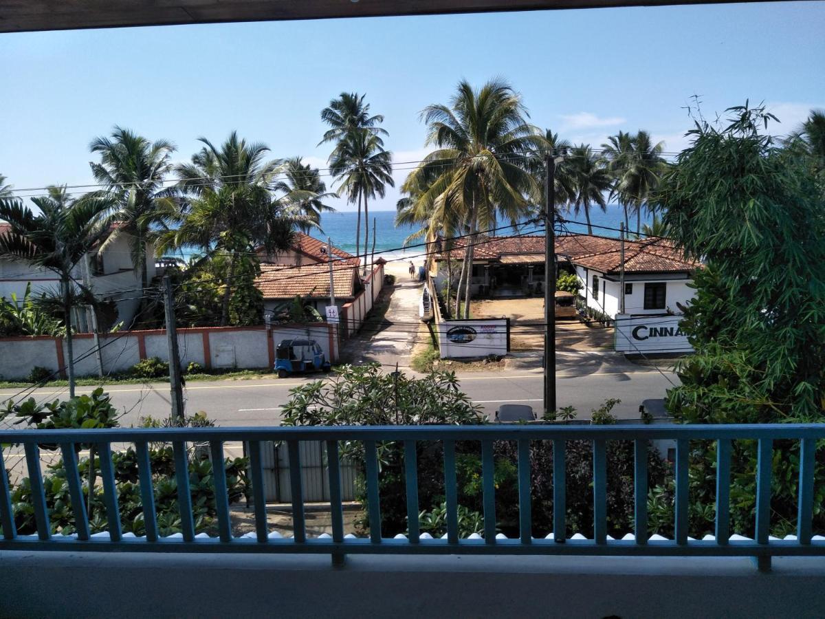 Hikkaduwa Blue Ocean Hotel エクステリア 写真