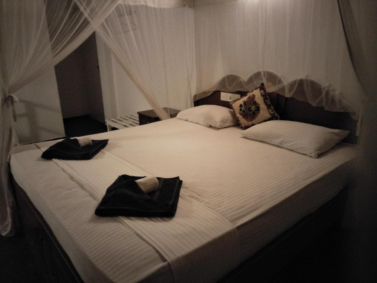 Hikkaduwa Blue Ocean Hotel エクステリア 写真